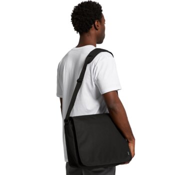 RECYCLED MESSENGER BAG Thumbnail